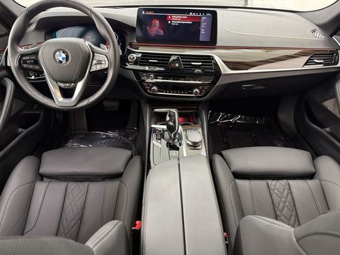 Used 2023 BMW 530i w/ Premium Package RWD image 15