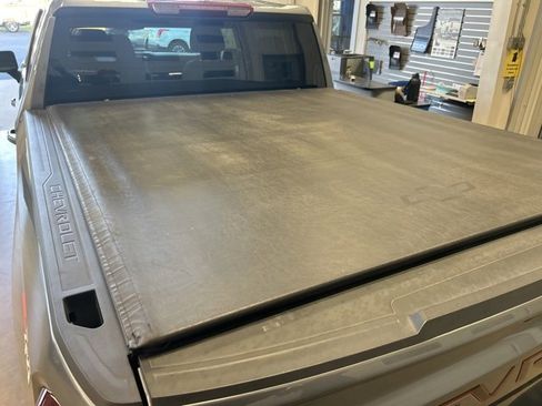 Used 2022 Chevrolet Silverado 1500 RST image 7