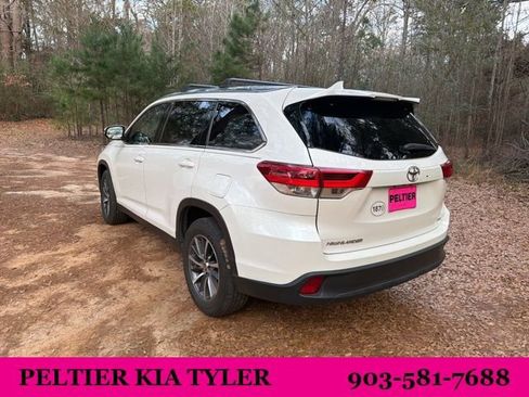 Used 2019 Toyota Highlander SE image 10