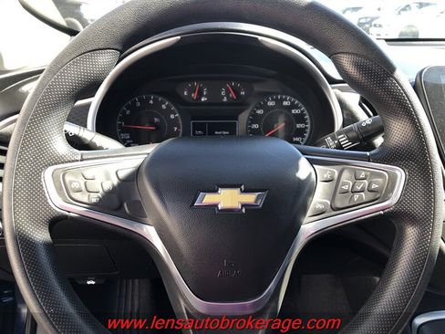 Used 2022 Chevrolet Malibu LT FWD image 13