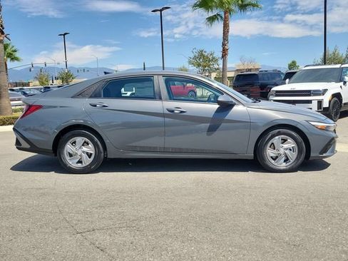 New 2026 Hyundai Elantra SE FWD image 30