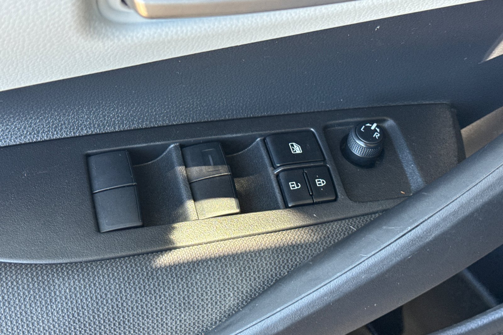 Used 2026 Toyota Corolla SE FWD image 12