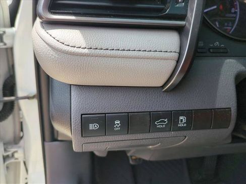 Used 2021 Toyota Camry SE FWD image 13