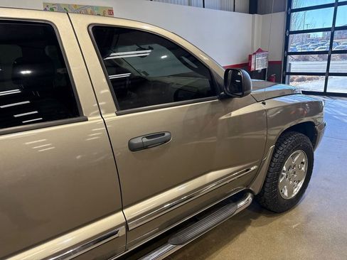 Used 2006 Dodge Dakota Laramie w/ Trailer Tow Group image 58