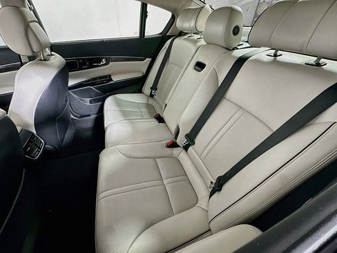 Used 2015 Kia K900 Luxury w/ VIP Package (Discontinued) RWD image 23