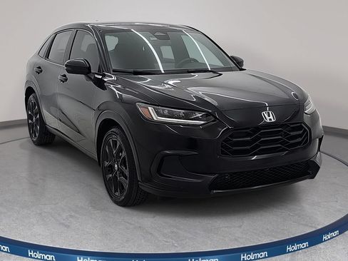 Used 2023 Honda HR-V Sport image 3