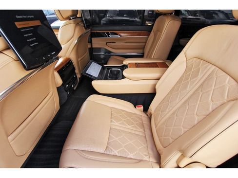 Used 2022 Jeep Grand Wagoneer Series III w/ Rear Seat Video Group 1 AWD/4WD image 7