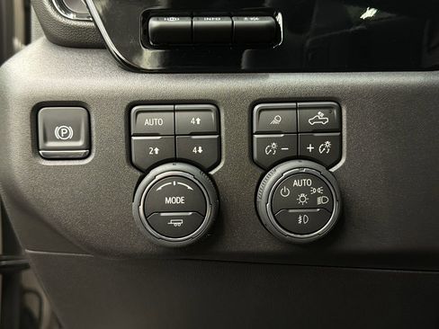 Used 2026 Chevrolet Silverado 1500 ZR2 image 31