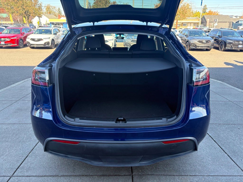 Used 2023 Tesla Model Y Long Range AWD/4WD image 29