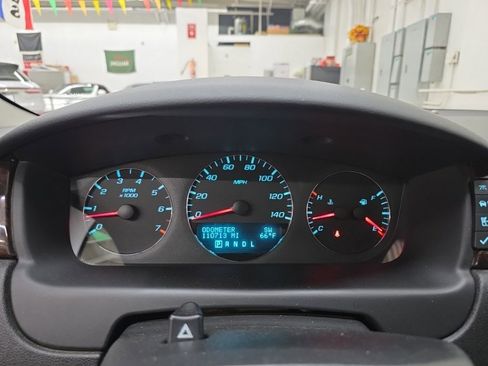 Used 2012 Chevrolet Impala LTZ FWD image 16