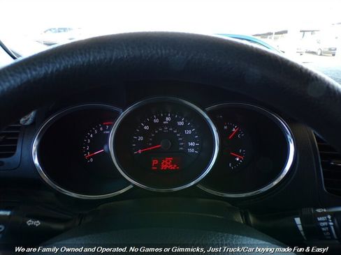 Used 2012 Kia Sorento LX w/ Third Row Pkg image 12