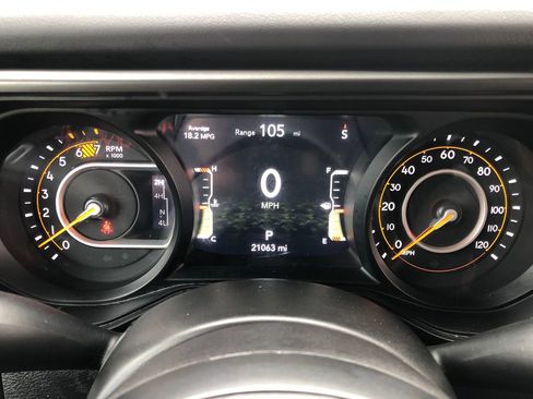 Certified 2024 Jeep Wrangler Rubicon w/ Technology Group AWD/4WD image 29