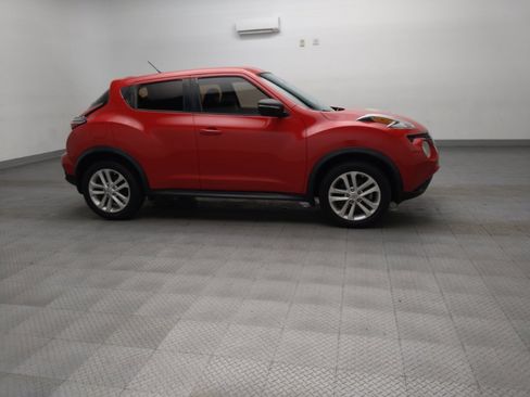 Used 2016 Nissan Juke S FWD image 11