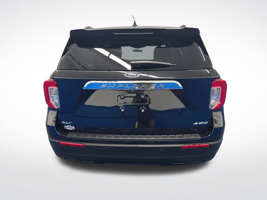 Certified 2023 Ford Explorer XLT AWD/4WD image 4