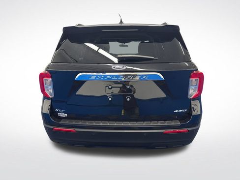Used 2023 Ford Explorer XLT AWD/4WD image 4
