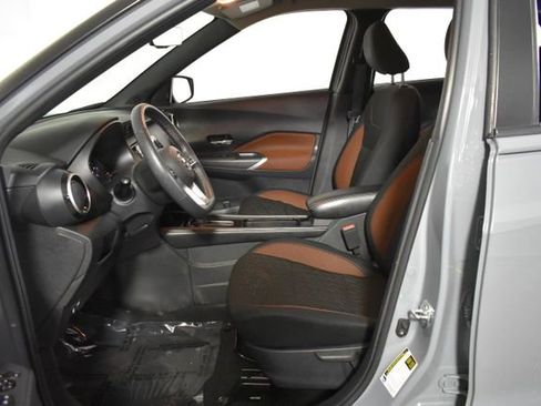 Used 2021 Nissan Kicks SR w/ Interior Electronics Package FWD image 11