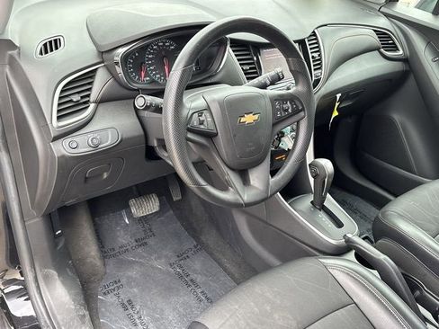 Used 2021 Chevrolet Trax LT image 23