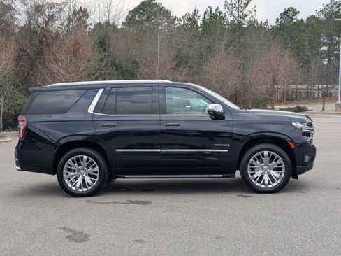 Used 2021 Chevrolet Tahoe Premier w/ Premium Package image 3