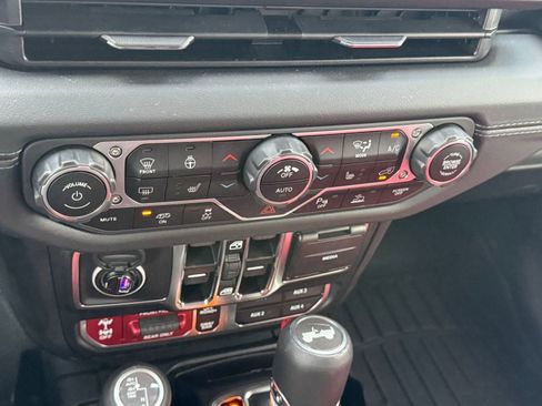 Used 2024 Jeep Wrangler Rubicon 392 image 33