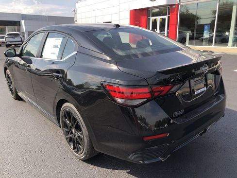New 2025 Nissan Sentra SR w/ Midnight Edition image 12
