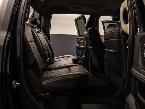 Used 2018 RAM 3500 Laramie w/ Convenience Group AWD/4WD image 33