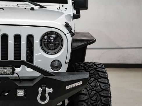 Used 2015 Jeep Wrangler Sport w/ Quick Order Package 24S AWD/4WD image 34