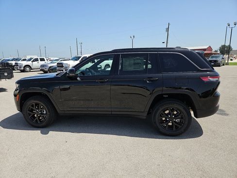 New 2026 Jeep Grand Cherokee Altitude RWD image 3