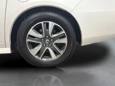 Used 2015 Honda Odyssey Touring Elite image 28