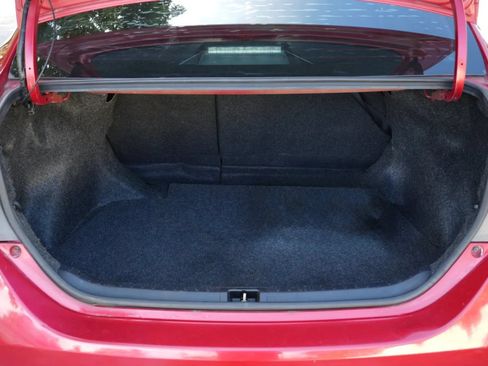 Used 2017 Toyota Corolla LE FWD image 11