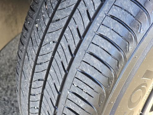 Certified 2023 Volkswagen Jetta SE w/ Panoramic Sunroof Package image 14