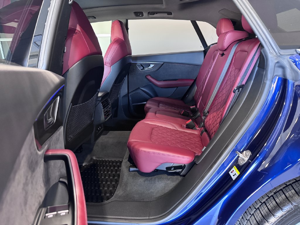 Used 2022 Audi SQ8 Prestige AWD/4WD image 11