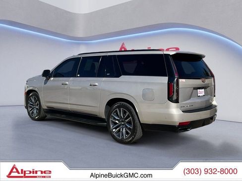 Used 2023 Cadillac Escalade ESV Sport Platinum image 3