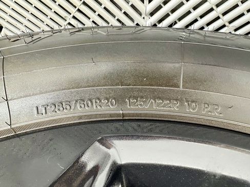 Used 2022 Chevrolet Silverado 1500 High Country w/ Technology Package image 7