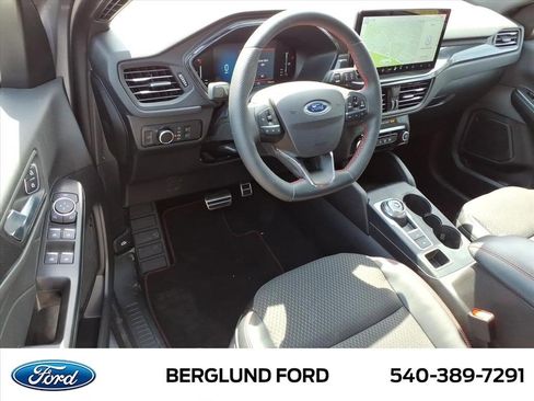 Used 2023 Ford Escape ST-Line w/ Tech Pack #1 AWD/4WD image 18