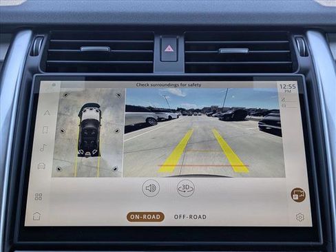 New 2025 Land Rover Discovery Dynamic SE image 13