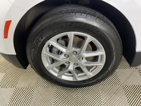 Used 2024 Chevrolet Equinox LS AWD/4WD image 5