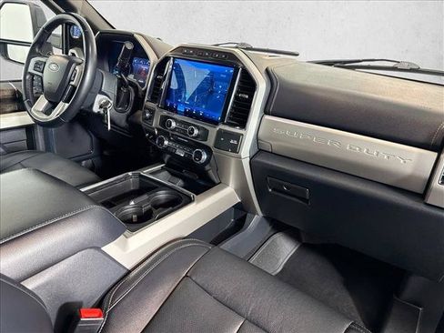Used 2022 Ford F250 Lariat w/ Lariat Value Package AWD/4WD image 26