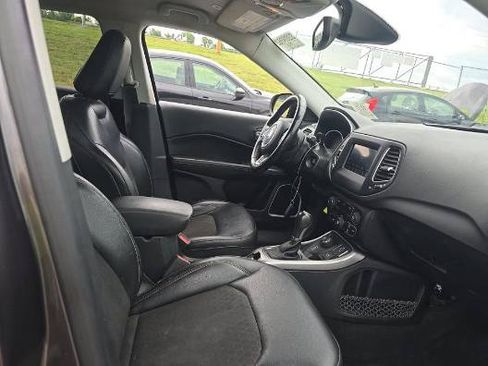 Used 2018 Jeep Compass Latitude w/ Popular Equipment Group AWD/4WD image 11