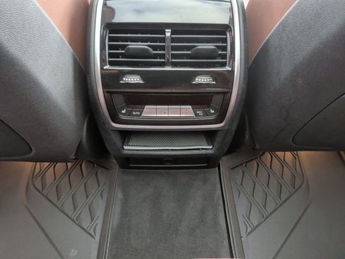 Used 2019 BMW X5 xDrive50i w/ M Sport Package image 43