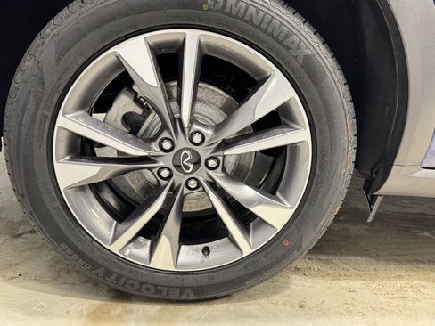 Used 2024 INFINITI QX60 Luxe image 9