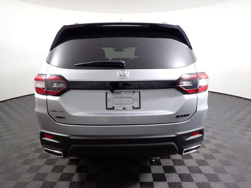 Used 2025 Honda Pilot Sport image 14