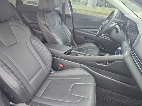 Certified 2024 Hyundai Elantra Limited image 10