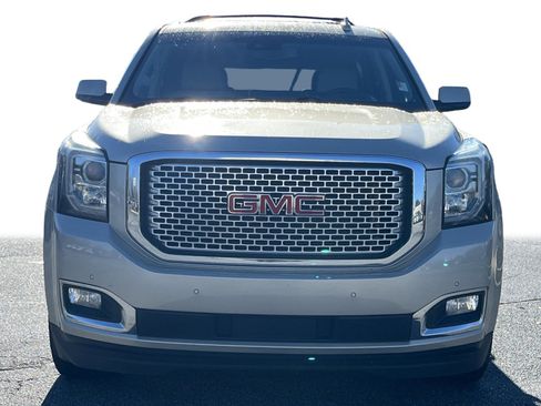 Used 2017 GMC Yukon Denali w/ Open Road Package image 30