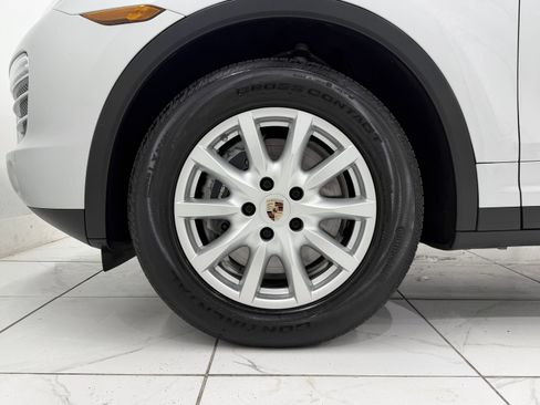 Used 2013 Porsche Cayenne AWD/4WD image 16