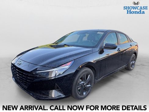 Used 2023 Hyundai Elantra Blue FWD image 2