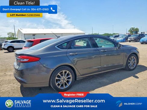 Used 2017 Ford Fusion SE w/ Fusion SE Technology Package FWD image 4