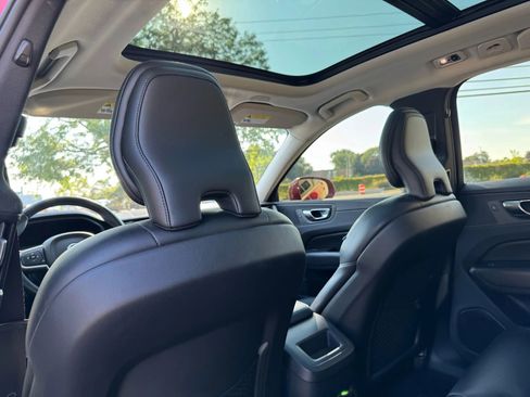 Used 2019 Volvo XC60 T6 Momentum w/ Protection Package Premier image 38