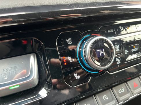 Used 2025 GMC Sierra 1500 AT4 w/ AT4 Premium Package image 20