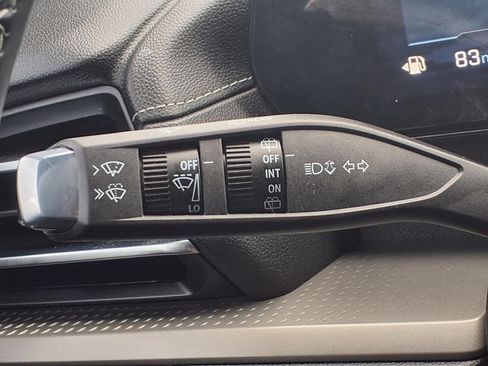 Used 2025 Chevrolet Traverse LT w/ LPO, Floor Liner Package FWD image 13