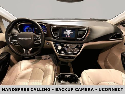 Used 2018 Chrysler Pacifica Touring-L FWD image 7